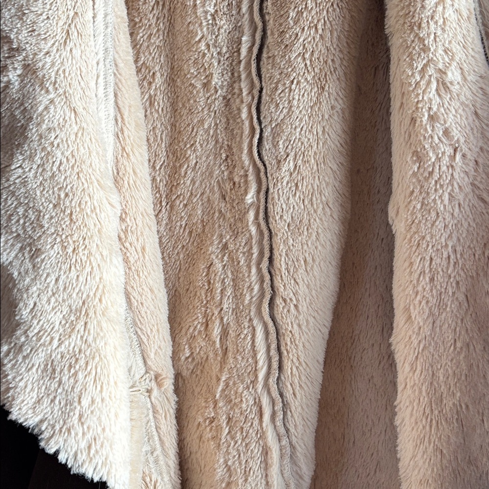 torrid Cream Faux Shearling Teddy Jacket with Brown Suede Exterior - Picture 7 of 8